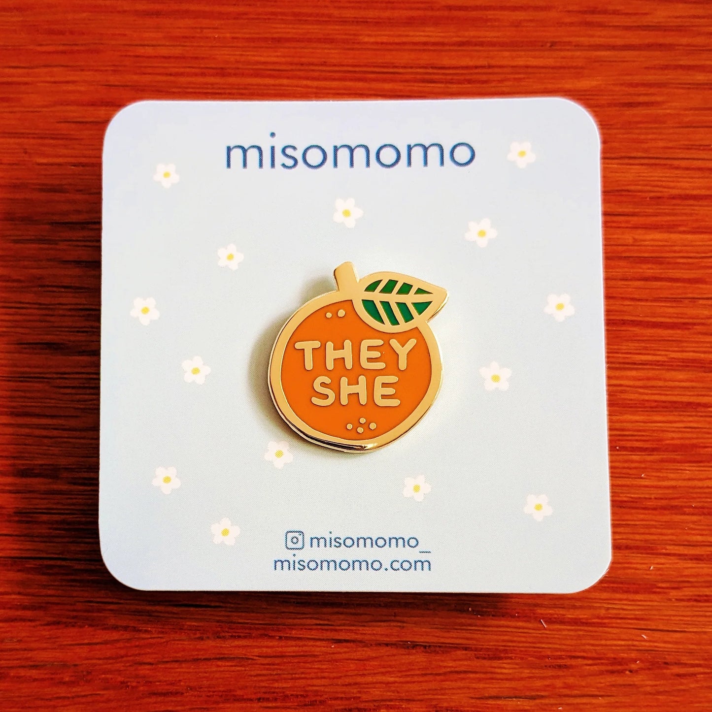 Misomomo Pronoun Pins